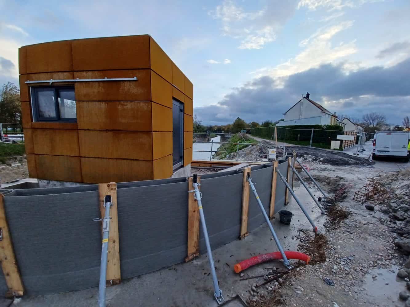 Walls for marine works