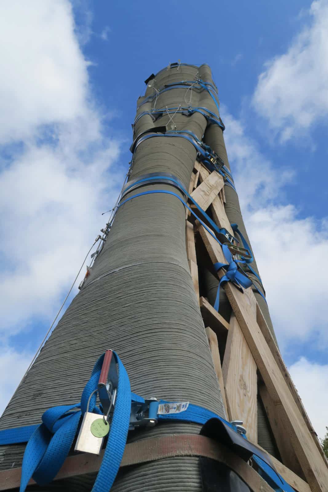 Telecommunication mast