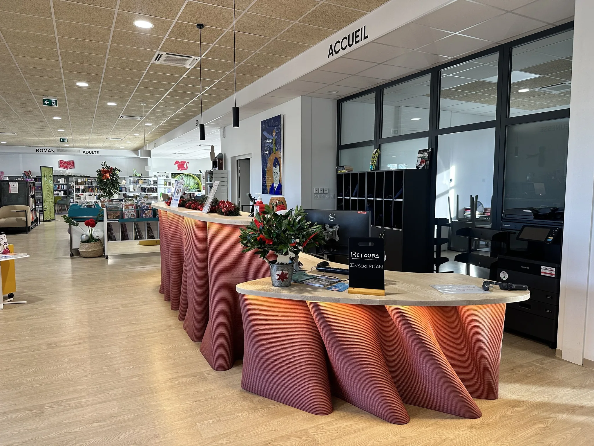 3D-Printed Concrete Reception Desk