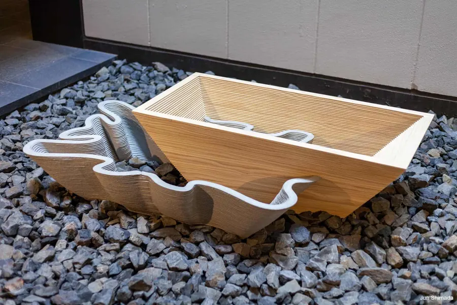 Sculpture en bois et béton