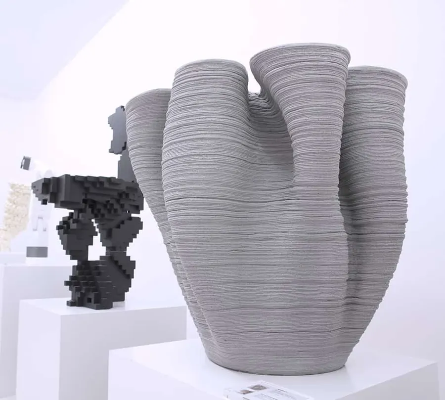 Cirratus Vase in London
